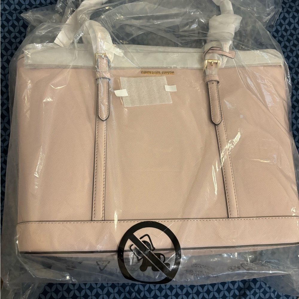 NWT Michael Kors Soft Pink Tote - Picture 4 of 5